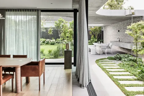 Normanby House, Brighton, dining, by TCON with Pleysier Perkins