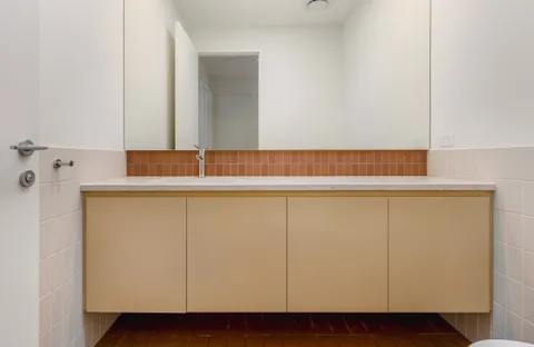 Oak Home, Abbotsford, bathroom, by TCON