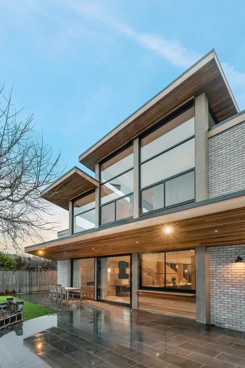 Boulevard Bungalow, Hawthorn, renovation by TCON with Byrne Architects