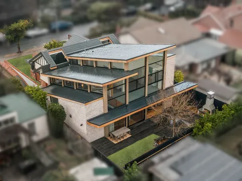 Boulevard Bungalow, Hawthorn, renovation by TCON with Byrne Architects