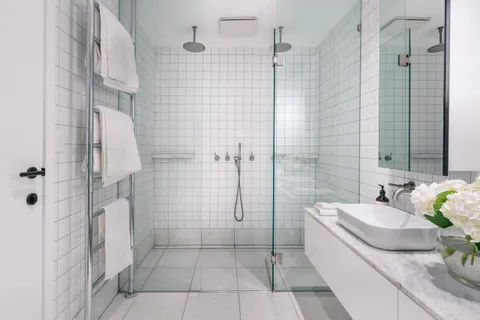 Roseberry Residence, Hawthorn East, bathroom, renovation by TCON