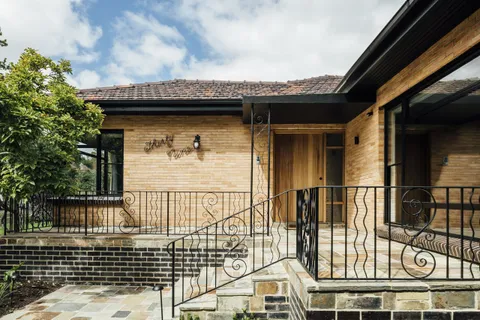 Triple Fronted Revival, Ivanhoe East, exterior, renovation by TCON